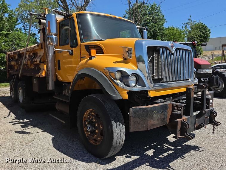 image for item FI0995 2011 International 7600 dump truck