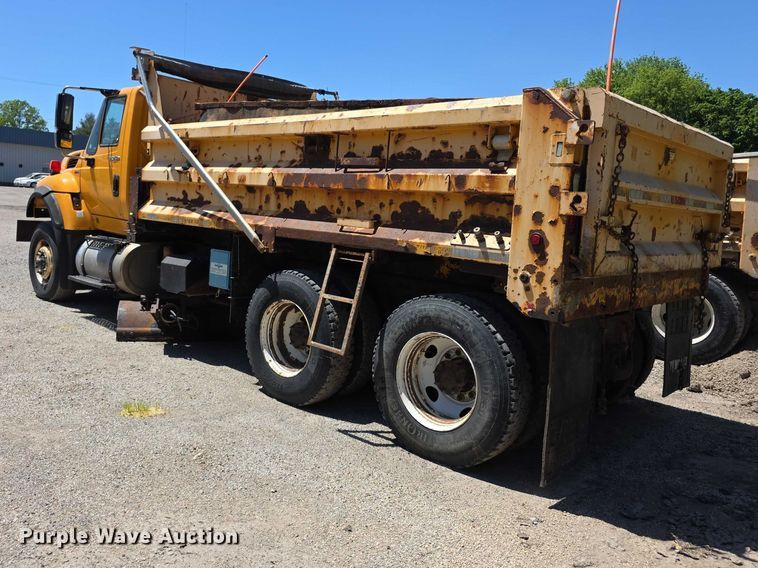 image for item FI0995 2011 International 7600 dump truck