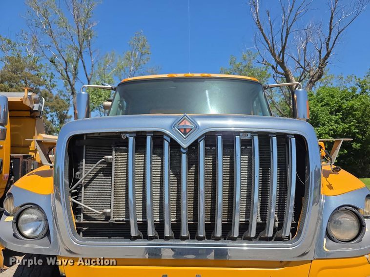 image for item FI0995 2011 International 7600 dump truck