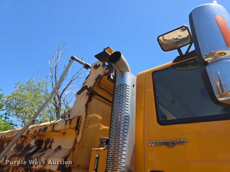 image for item FI0995 2011 International 7600 dump truck