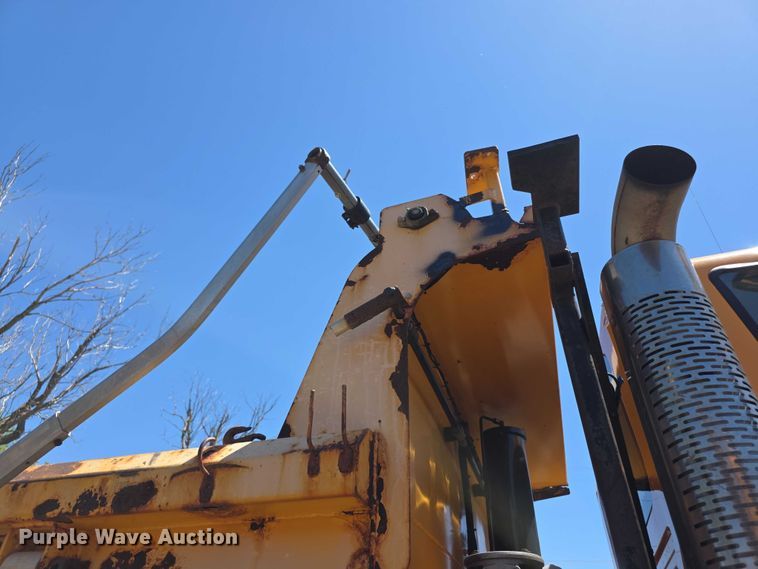 image for item FI0995 2011 International 7600 dump truck