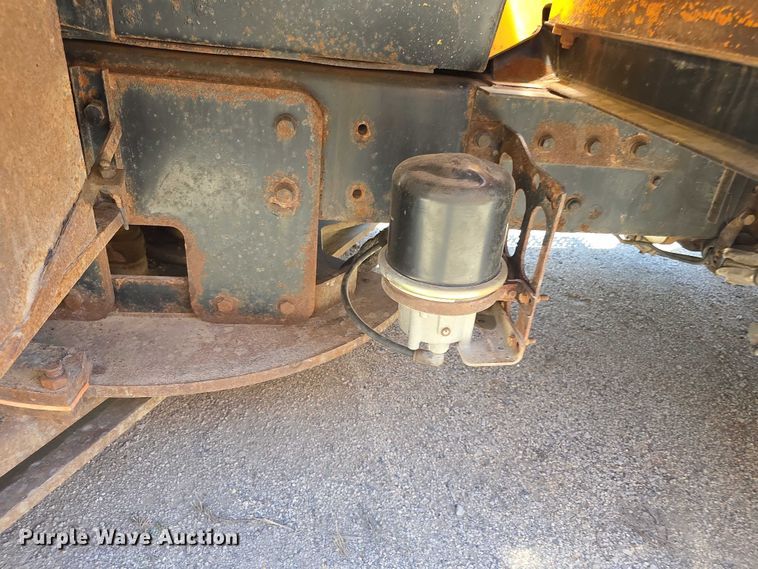 image for item FI0995 2011 International 7600 dump truck