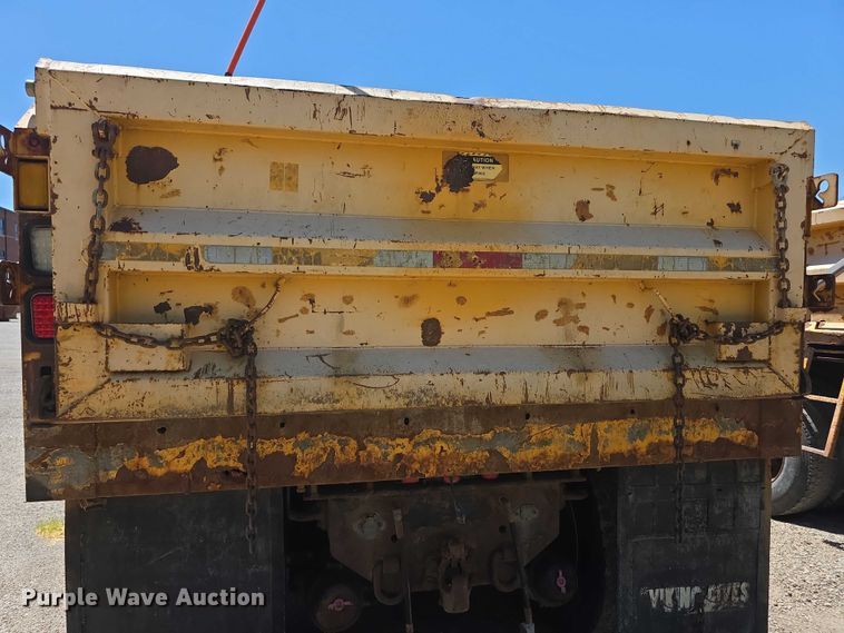 image for item FI0995 2011 International 7600 dump truck