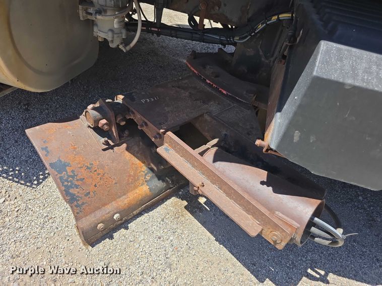 image for item FI0995 2011 International 7600 dump truck