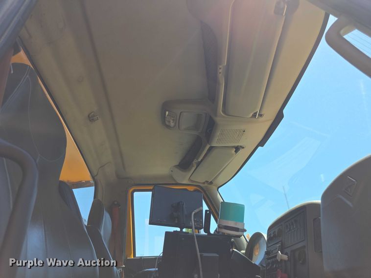 image for item FI0995 2011 International 7600 dump truck