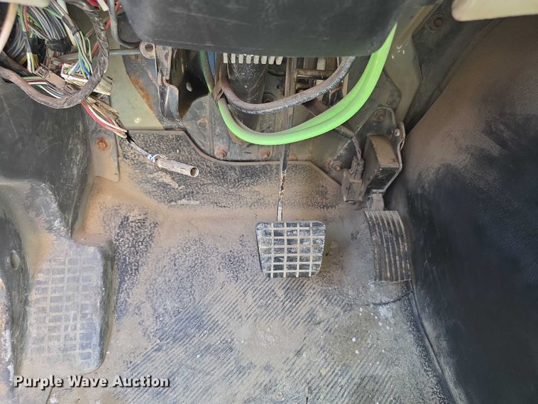 image for item FI0995 2011 International 7600 dump truck