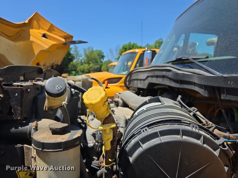 image for item FI0995 2011 International 7600 dump truck