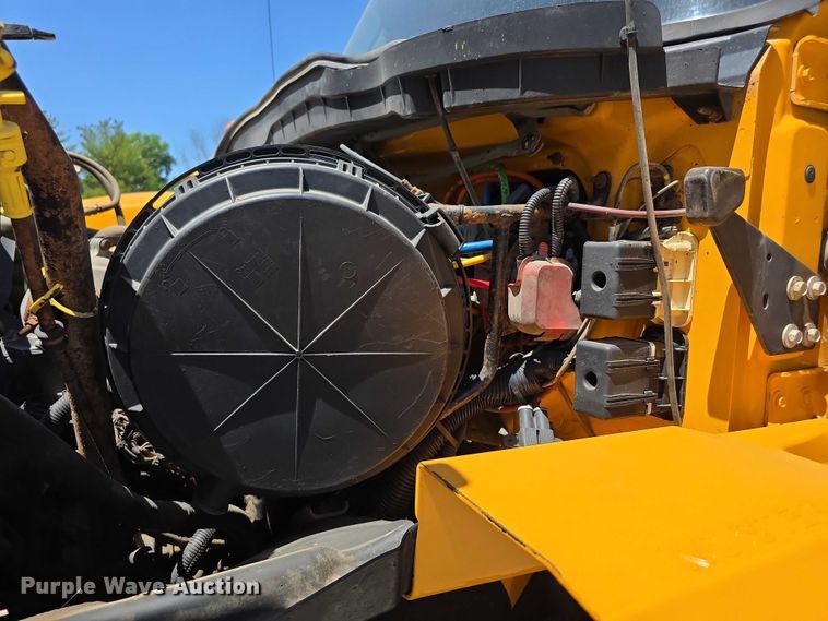 image for item FI0995 2011 International 7600 dump truck