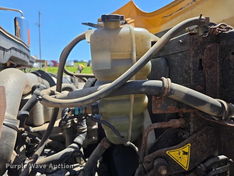 image for item FI0995 2011 International 7600 dump truck
