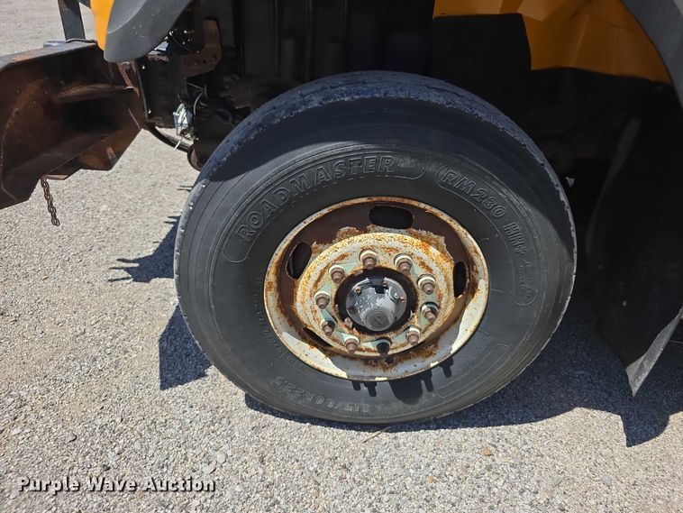 image for item FI0995 2011 International 7600 dump truck