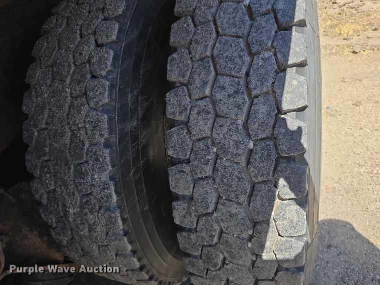 image for item FI0995 2011 International 7600 dump truck
