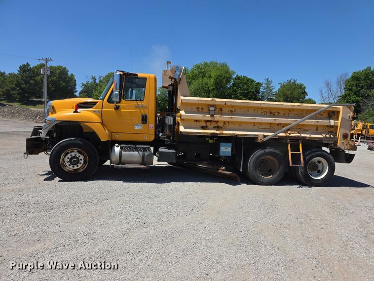 image for item FI0996 2012 International 7500 dump truck