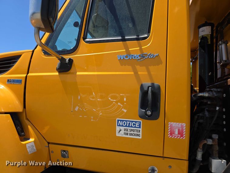 image for item FI0996 2012 International 7500 dump truck