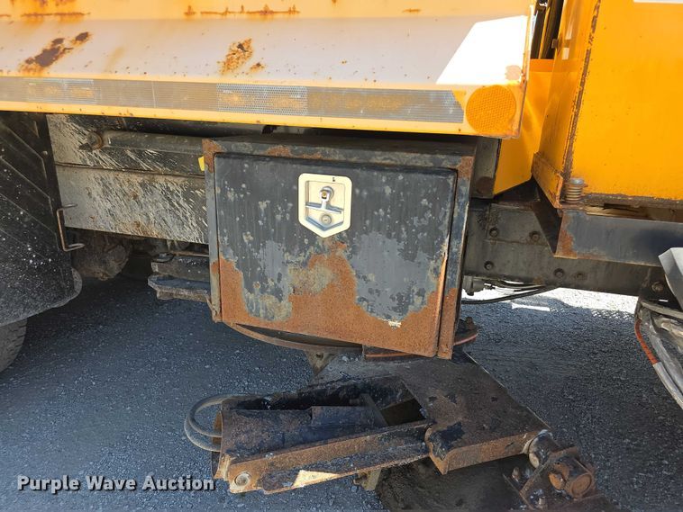 image for item FI0996 2012 International 7500 dump truck