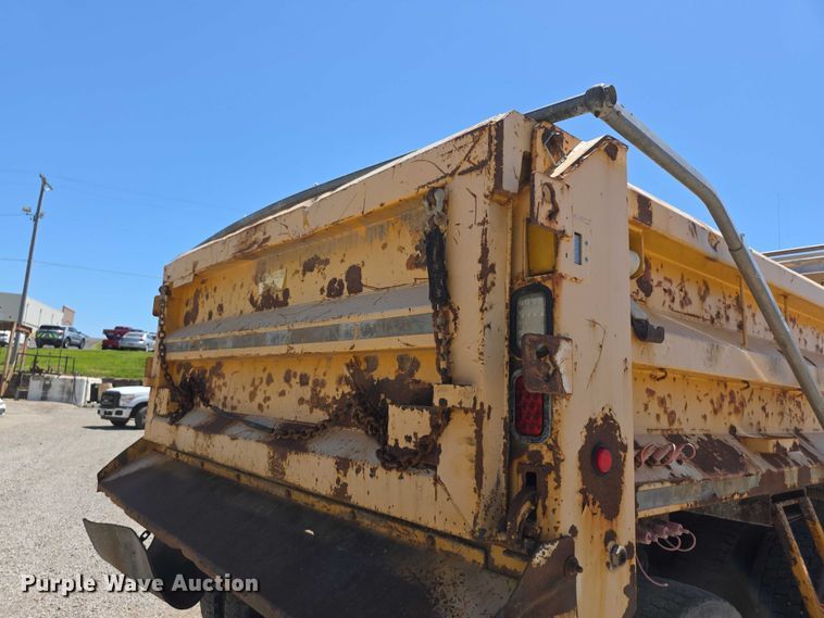 image for item FI0996 2012 International 7500 dump truck