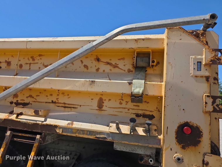 image for item FI0996 2012 International 7500 dump truck