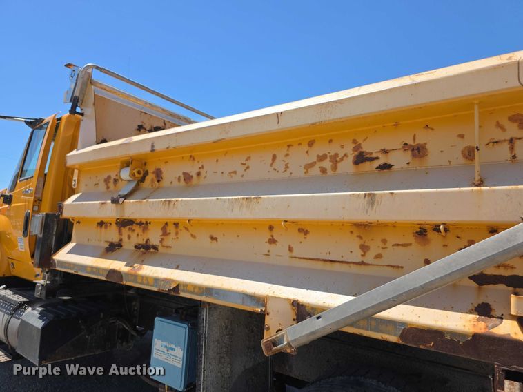 image for item FI0996 2012 International 7500 dump truck
