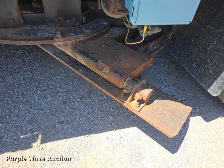 image for item FI0996 2012 International 7500 dump truck
