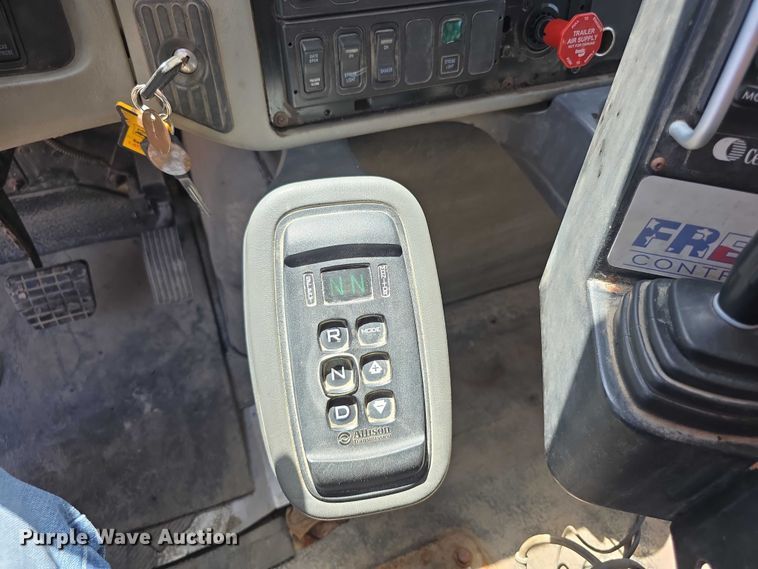 image for item FI0996 2012 International 7500 dump truck