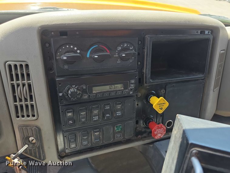 image for item FI0996 2012 International 7500 dump truck