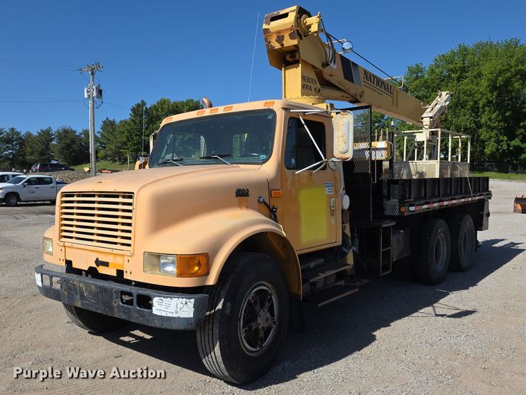 image for item FI0997 1995 International 4900 crane truck