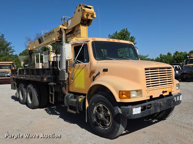image for item FI0997 1995 International 4900 crane truck