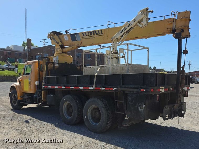 image for item FI0997 1995 International 4900 crane truck