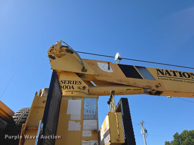 image for item FI0997 1995 International 4900 crane truck