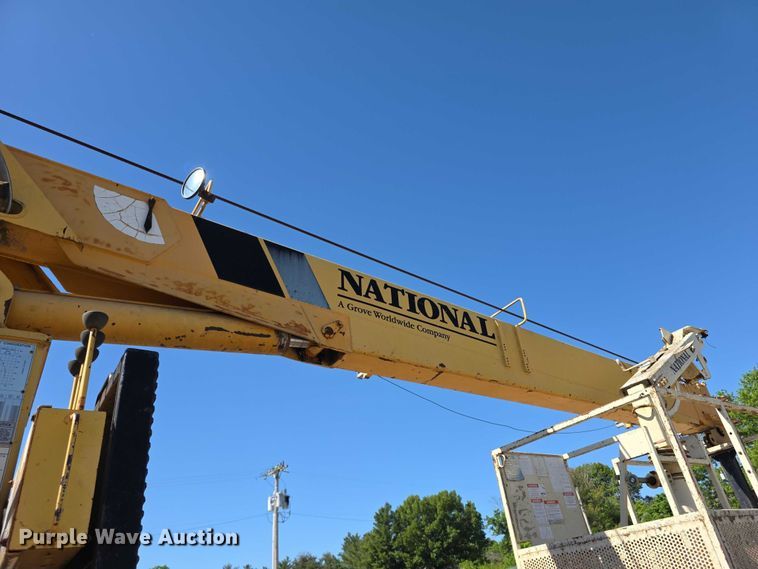 image for item FI0997 1995 International 4900 crane truck