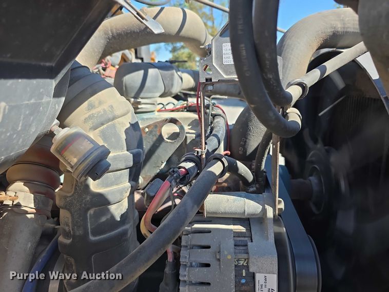 image for item FI0997 1995 International 4900 crane truck