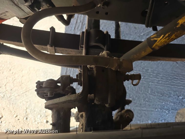 image for item FI0997 1995 International 4900 crane truck