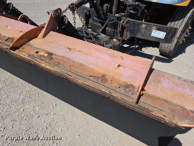 image for item FI0998 2004 International 7400 dump truck