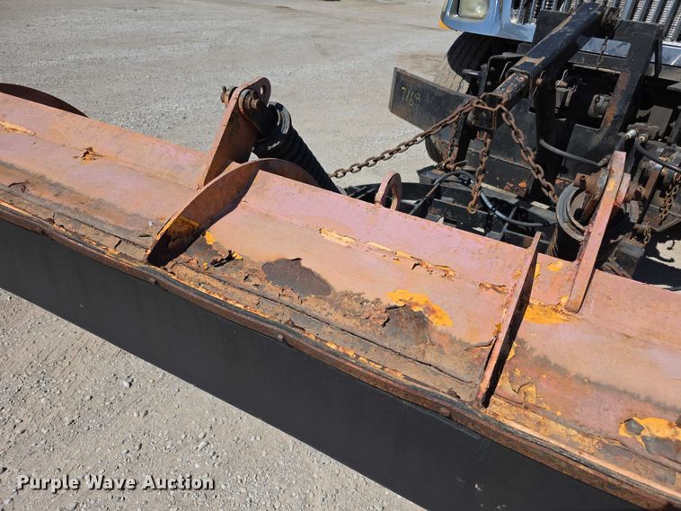 image for item FI0998 2004 International 7400 dump truck