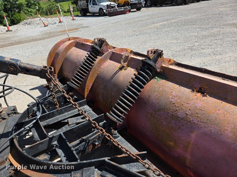 image for item FI0998 2004 International 7400 dump truck
