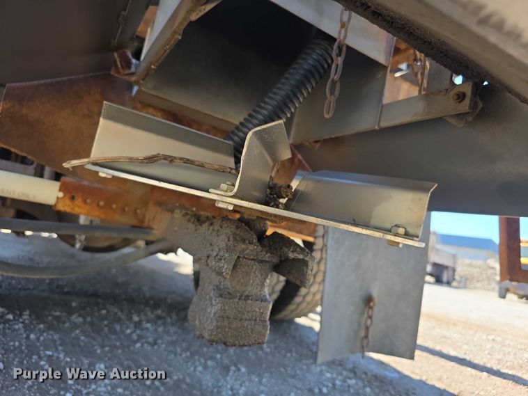 image for item FI0998 2004 International 7400 dump truck