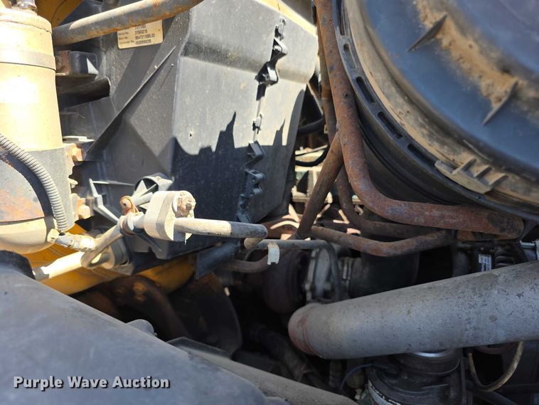 image for item FI0998 2004 International 7400 dump truck