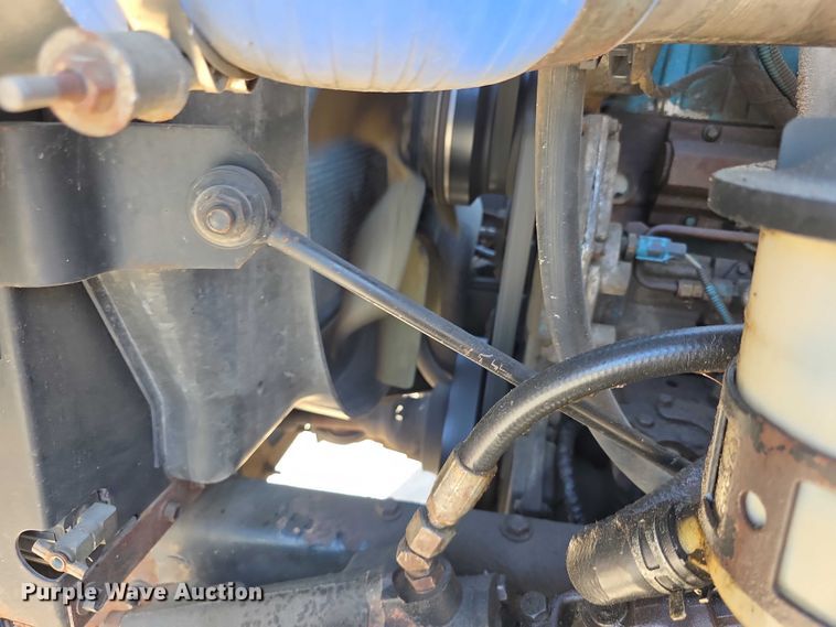 image for item FI0998 2004 International 7400 dump truck