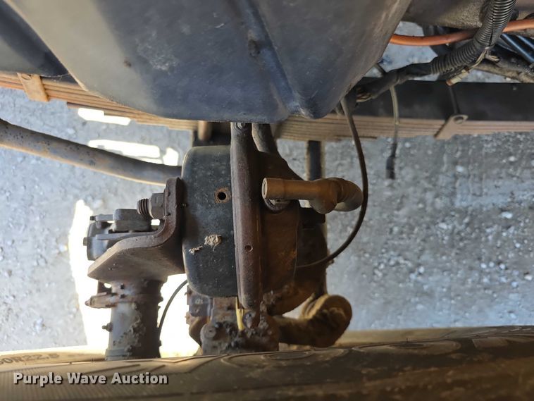 image for item FI0998 2004 International 7400 dump truck