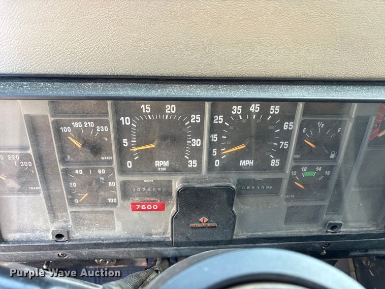 image for item FK1307 1994 International 4900 dump truck