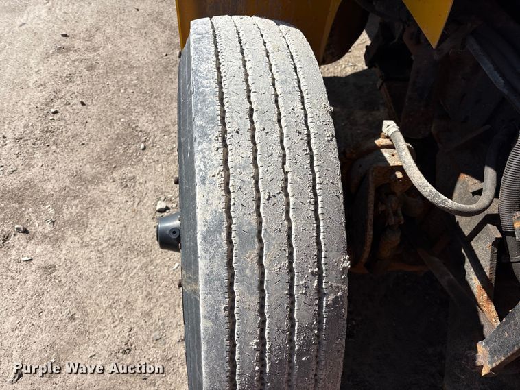 image for item FK1307 1994 International 4900 dump truck