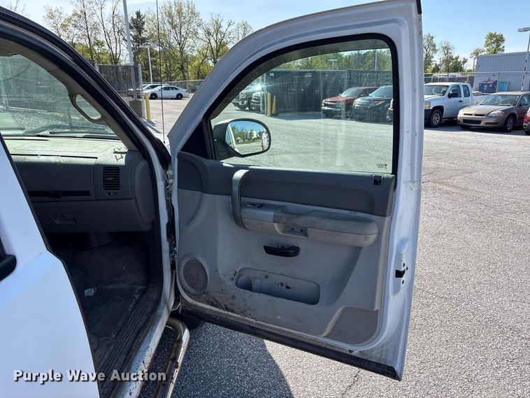 image for item FK1434 2009 Chevrolet Silverado 1500 Ext. Cab pickup truck