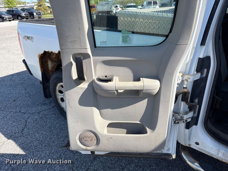 image for item FK1434 2009 Chevrolet Silverado 1500 Ext. Cab pickup truck