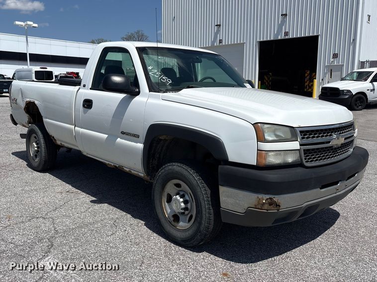 image for item FK1448 2005 Chevrolet Silverado 2500HD pickup truck