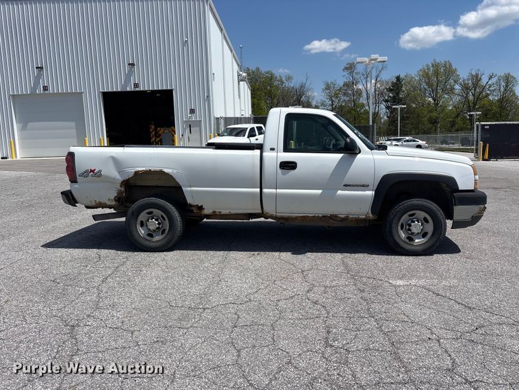 image for item FK1448 2005 Chevrolet Silverado 2500HD pickup truck