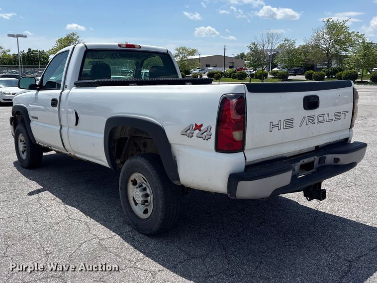 image for item FK1448 2005 Chevrolet Silverado 2500HD pickup truck