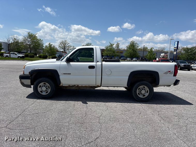 image for item FK1448 2005 Chevrolet Silverado 2500HD pickup truck