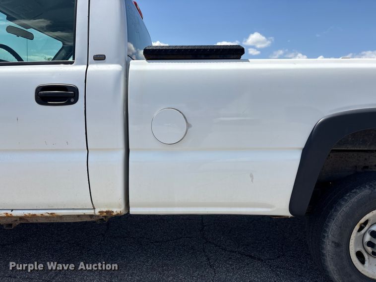 image for item FK1448 2005 Chevrolet Silverado 2500HD pickup truck