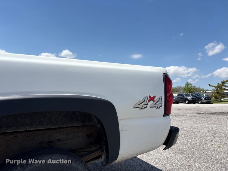 image for item FK1448 2005 Chevrolet Silverado 2500HD pickup truck
