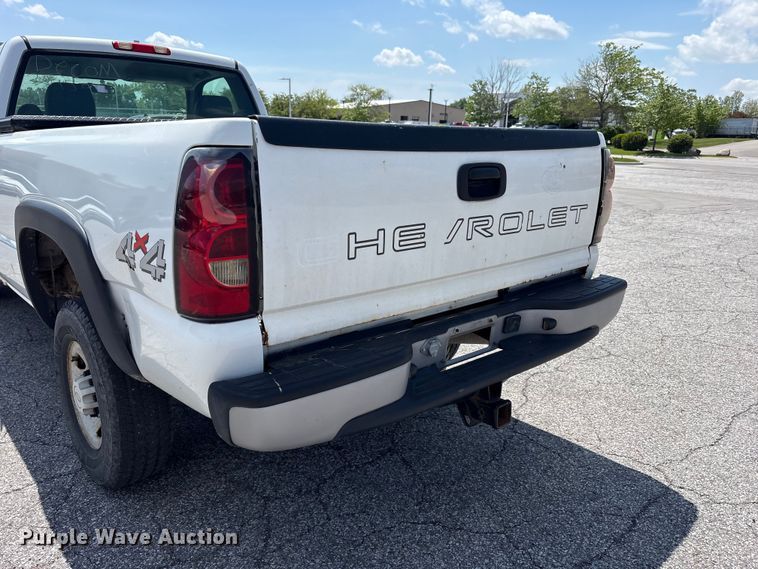 image for item FK1448 2005 Chevrolet Silverado 2500HD pickup truck