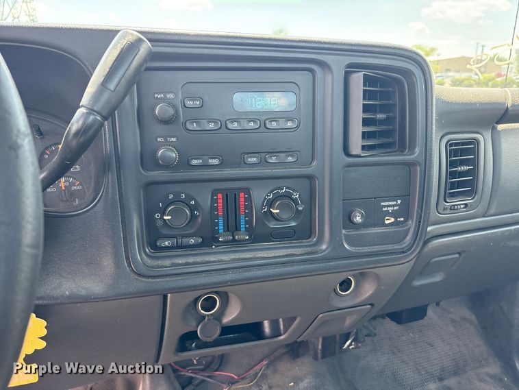 image for item FK1448 2005 Chevrolet Silverado 2500HD pickup truck